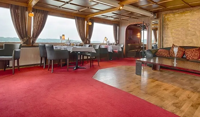 Yacht carpet cleaning onboard Sardinia